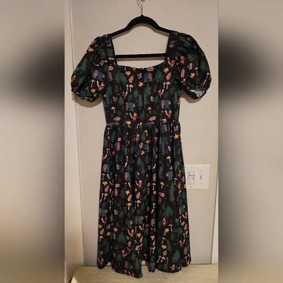 NWOT Unique Vintage Woodland Creatures Dress Size 4 - Picture 4 of 7